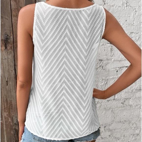 New white half zip sleeveless tank top - Picture 5 of 6